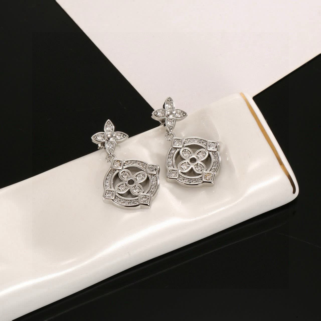 Louis Vuitton Elegant Diamond Earrings